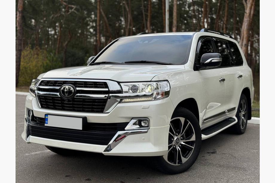 Toyota Land Cruiser 200 2007-2021 гг. Комплект обвесов 2016-2021 (Executive 2021) Черный Фото 29