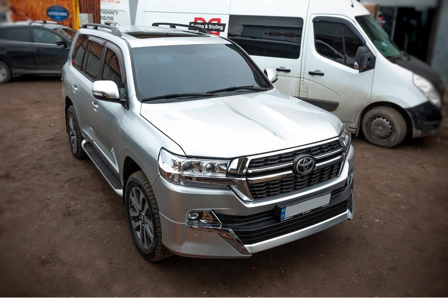 Toyota Land Cruiser 200 2007-2021 гг. Комплект обвесов 2016-2021 (Executive 2021) Черный Фото 3