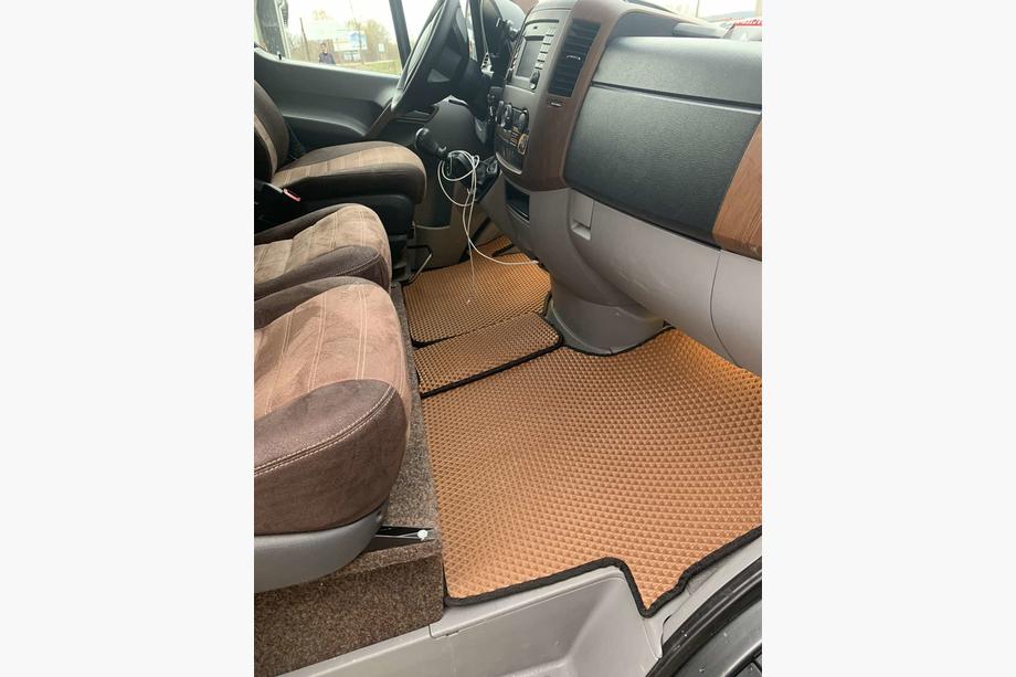 Volkswagen Crafter 2006-2016 гг. Коврики EVA V1 (коричневые) Image
