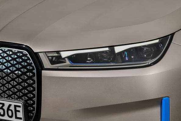 Электрический кроссовер BMW iX – технологический флагман немецкой марки фото 5