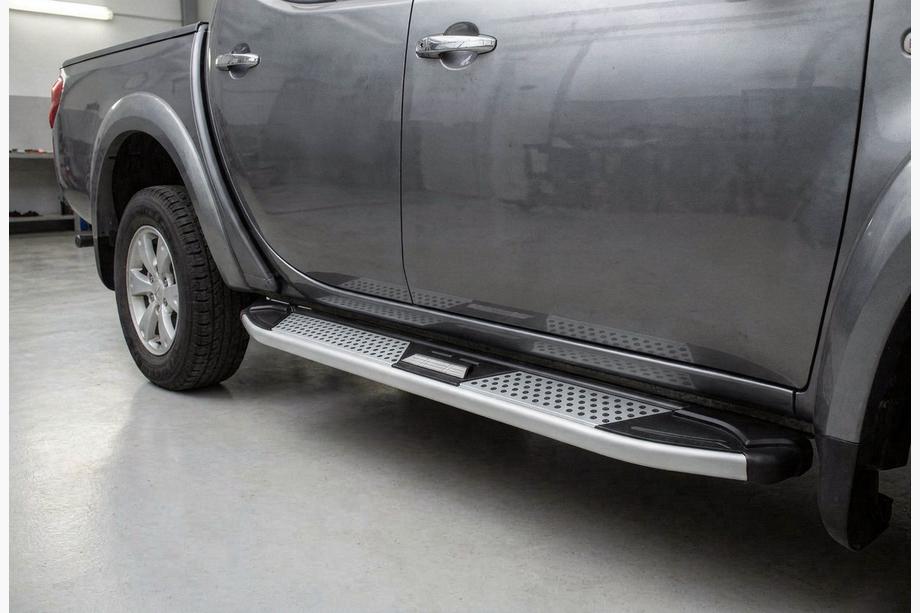 Fiat Fullback 2016- гг. Боковые Подножки Mevsim Grey (2 шт., Алюминий) Image