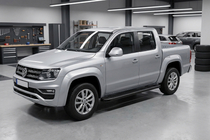 Volkswagen Amarok 2010-2022 гг. Боковые Подножки Maya V2 Черные (2 шт., Алюминий) фото 1