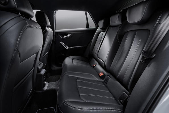 Обновленный компактный кроссовер Audi Q2 первого поколения фото 8