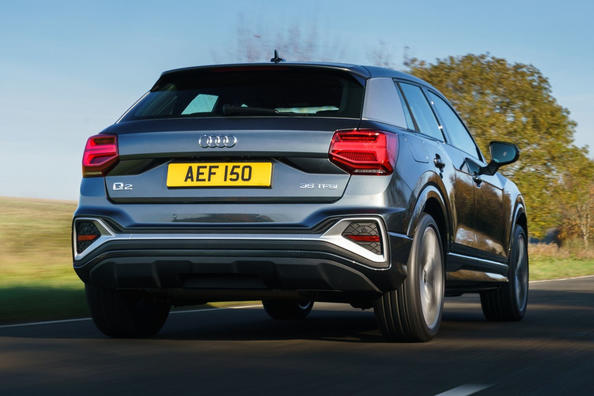 Обновленный компактный кроссовер Audi Q2 первого поколения фото 5