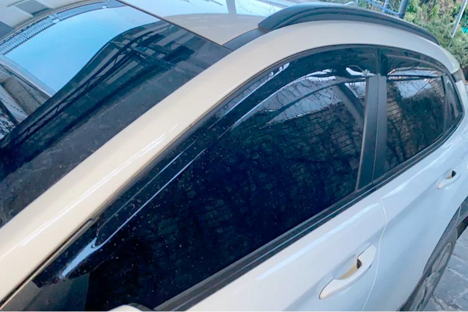 Hyundai Kona 2017-2023 гг. Ветровики на окна (4 шт, HIC) Image