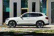 Обзор электрического кроссовера BMW iX3 фото 4