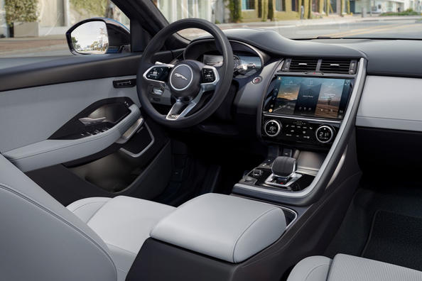 Обновленный кроссовер Jaguar E-Pace фото 8