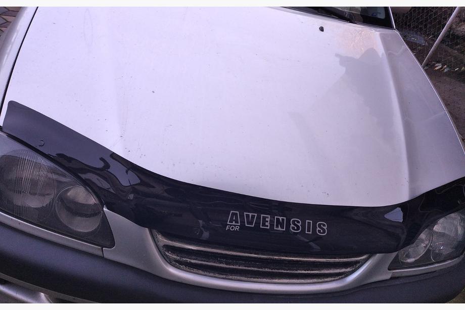 Toyota Avensis 1998-2003 гг. Дефлектор капота (VIP) Image