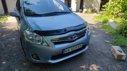 Toyota Auris 2007-2012 гг. Дефлектор капота 2009-2012 (VIP) фото 1