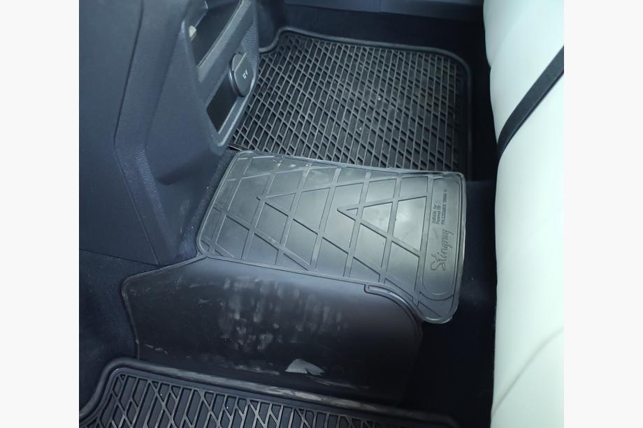 Volkswagen Tiguan 2016-2023 гг. Задний коврик тоннеля (Stingray Premium) Image
