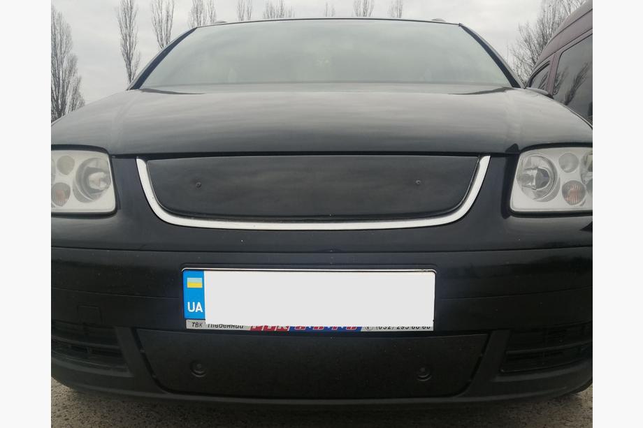 Volkswagen Caddy 2004-2010 гг. Зимняя накладка на решетку LIFE (верхняя) Image
