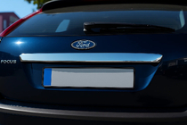 Ford Focus II 2005-2008 гг. Накладка на крышку багажника (HB, нерж. сталь) Carmos - Турецкая Нержавеющая Сталь фото 1