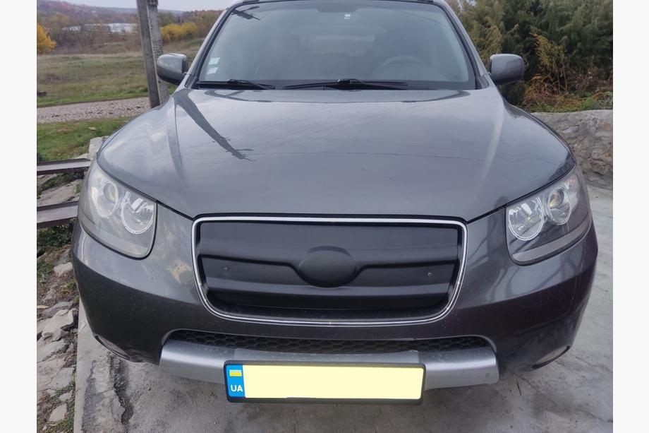 Hyundai Santa Fe 2 2006-2012 гг. Зимняя решетка 2005-2010 (верхняя) Матовый Фото 2