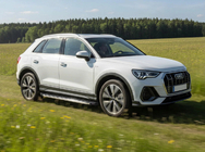 Audi Q3 2019–2025 гг. Боковые Подножки BlackLine (2 шт., Алюминий) фото 1