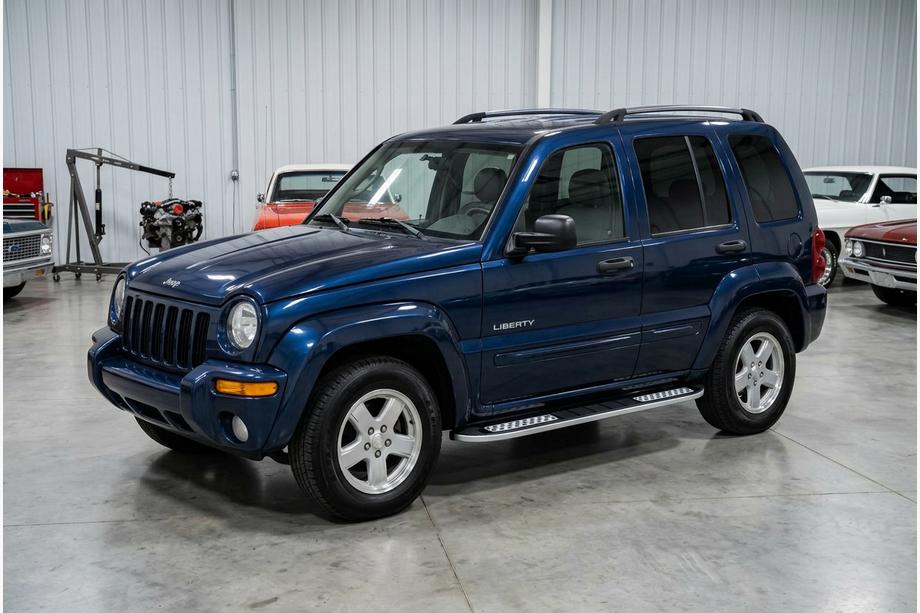 Jeep Cherokee/Liberty 2002-2007 гг. Боковые Подножки Tayga V2 (2 шт., Алюминий) Фото 1