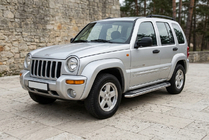 Jeep Cherokee/Liberty 2002-2007 гг. Боковые Подножки Maydos V2 (2 шт., Алюминий) фото 1
