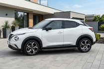 Nissan Juke 2020- гг. Боковые Подножки Tayga Black (2 шт., Алюминий) фото 1
