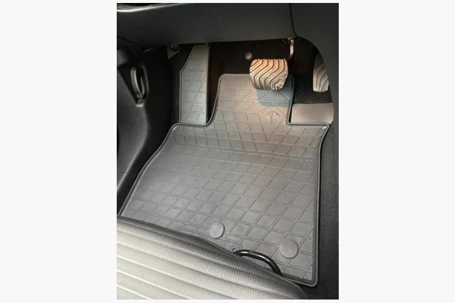 Renault Scenic/Grand 2016–2025 гг. Резиновые коврики Stingray (4 шт) Image