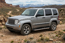 Jeep Cherokee/Liberty 2007-2013 гг. Боковые Подножки BlackLine (2 шт., Алюминий) фото 1