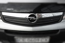 Opel Vivaro 2001–2015 гг. Зимняя накладка на решетку радиатора 2007-2015 (V2, верхняя) фото 3