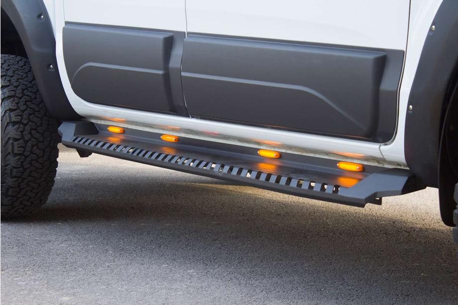 Toyota Hilux 2015- гг. Боковые пороги Dakar V1 с LED (2 шт, металл) Image