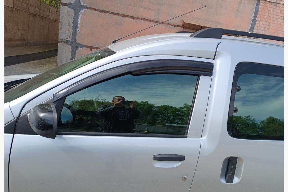 Renault Dokker 2013-2022 гг. Ветровики на окна (2 шт., Sunplex Sport) Image
