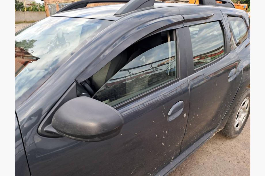 Dacia Duster 2008-2018 гг. Ветровики на окна (4 шт., Sunplex Sport) Image