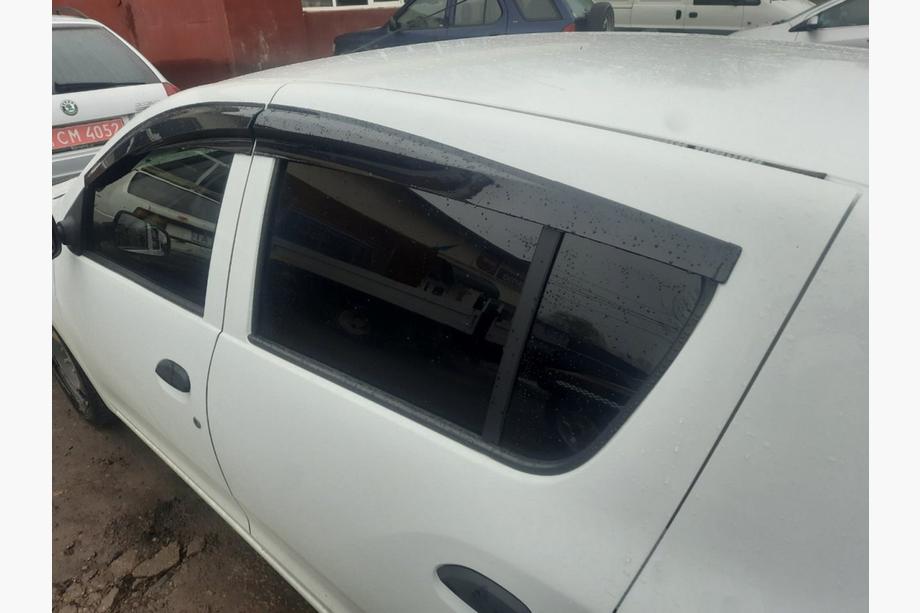 Dacia Sandero 2013-2020 гг. Ветровики на окна (4 шт., Sunplex Sport) Image