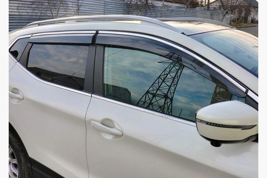 Nissan Qashqai 2014-2021 гг. Ветровики с хромированным молдингом (4 шт., Sunplex Chrome) Фото 2