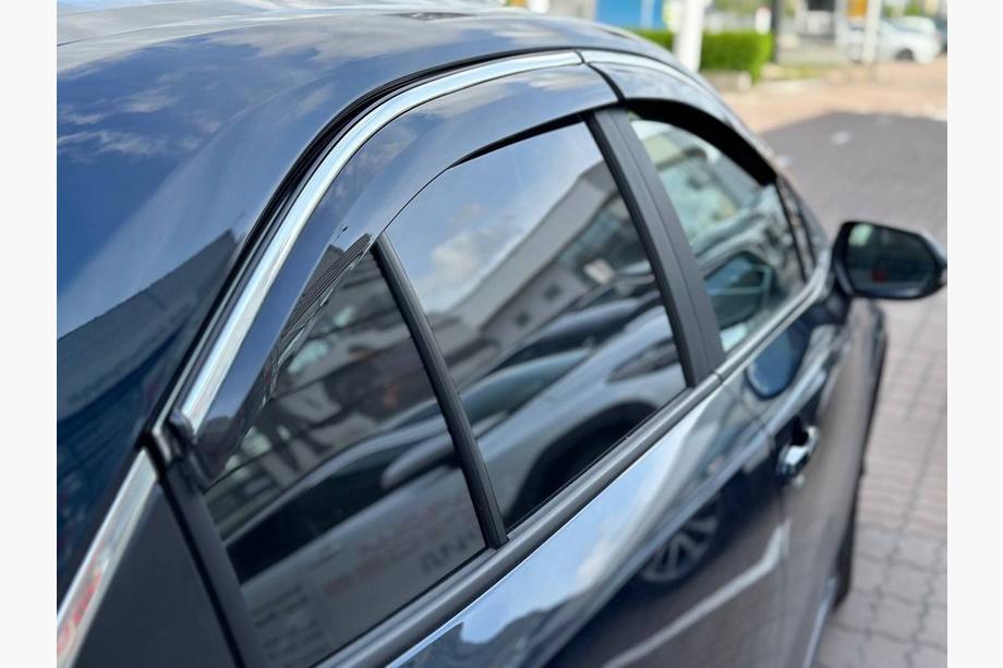 Toyota Corolla 2019- гг. Ветровики с хромированным молдингом (4 шт., Sunplex Chrome) Image