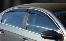 Volkswagen Passat B8 2015-2023 гг. Ветровики с хромированным молдингом SD (4 шт., Sunplex Chrome) фото 1