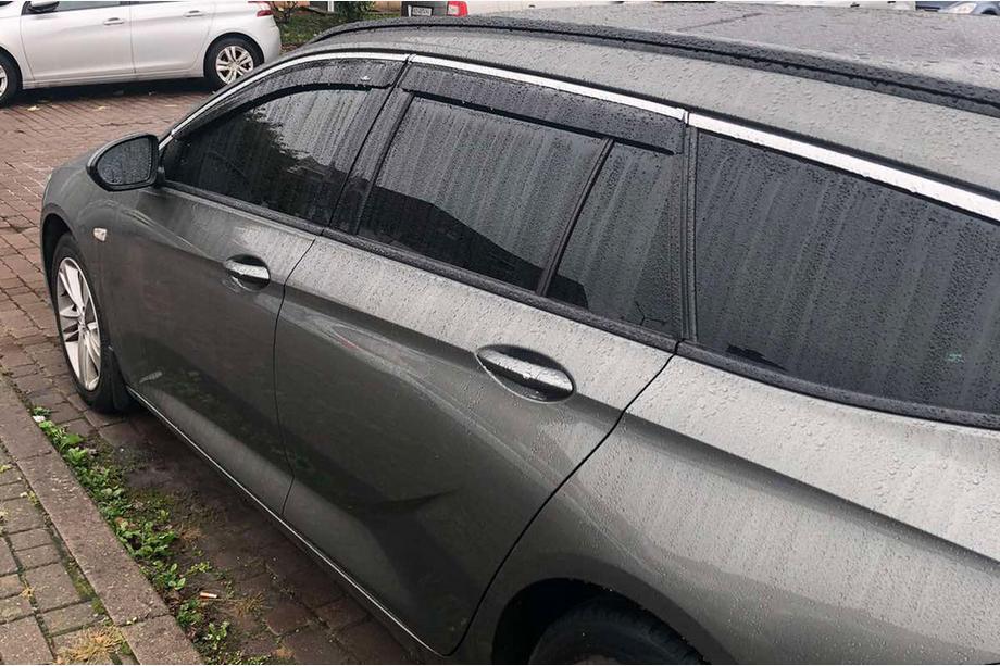 Opel Insignia 2017-2022 гг. Ветровики с хромированным молдингом SW (4 шт, HIC) Image