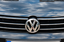 Volkswagen Passat B8 2015-2023 гг. Передний значок (2015-2018) 3G0853601B фото 1