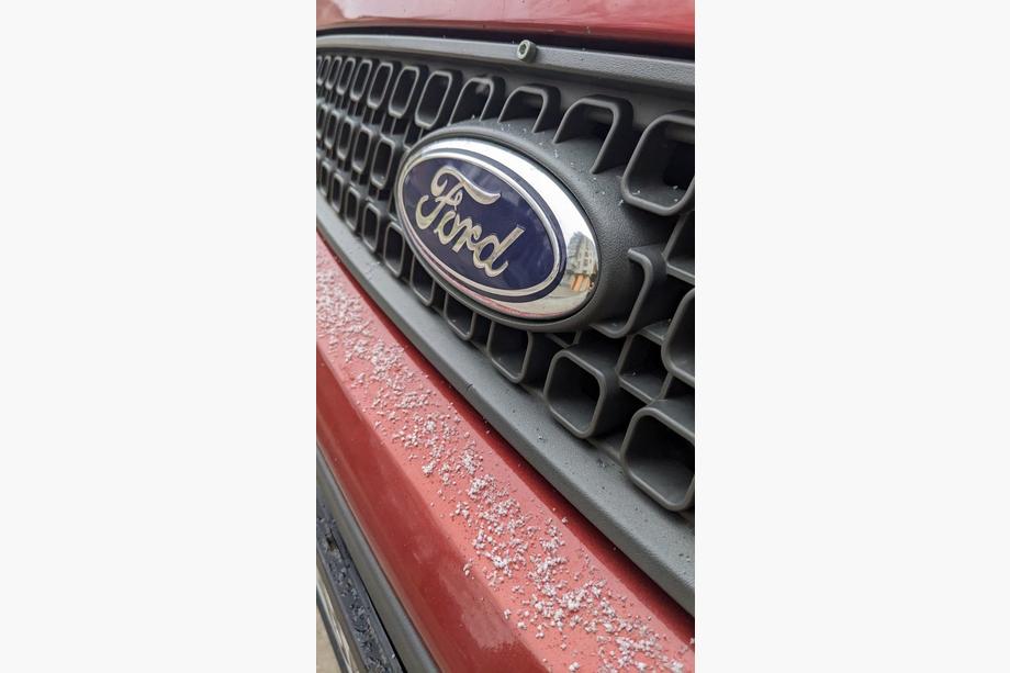 Ford Fusion 2002-2012 гг. Передний эмблема (на клипсах) Image
