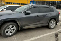 Toyota Rav 4 2019–2025 гг. Ветровики с хромированным молдингом (4 шт, HIC) фото 6