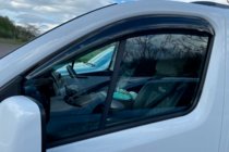 Opel Vivaro 2015-2019 гг. Ветровики на окна (2 шт, HIC) фото 8