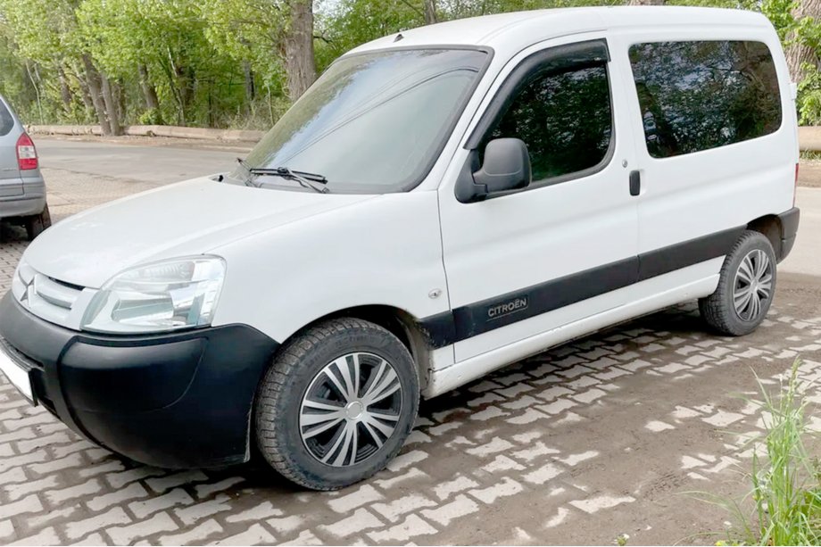 Peugeot Partner 1996-2008 гг. Ветровики 11 см (2 шт, HIC) Фото 3