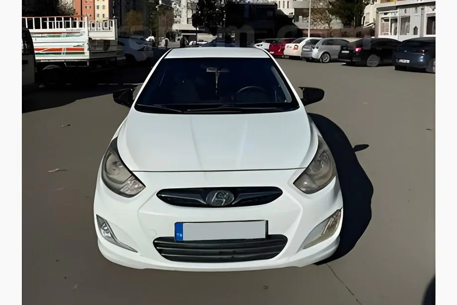 Hyundai Accent 2011-2017 гг. Накладки на зеркала без выреза под поворотник в стиле BMW (2 шт) Фото 7