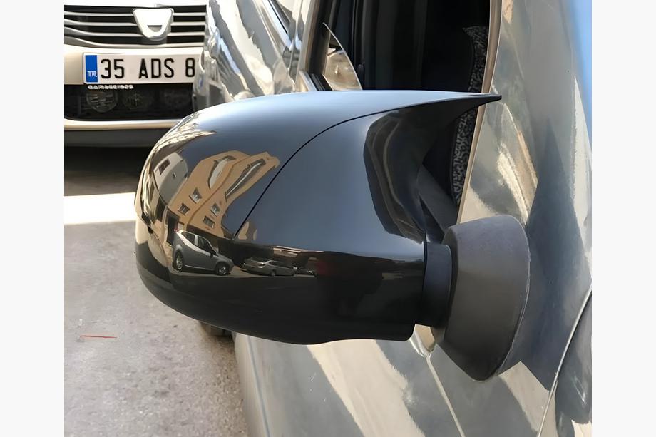 Renault Sandero 2013-2022 гг. Накладки на Зеркала BMW-Style (2 шт) Image