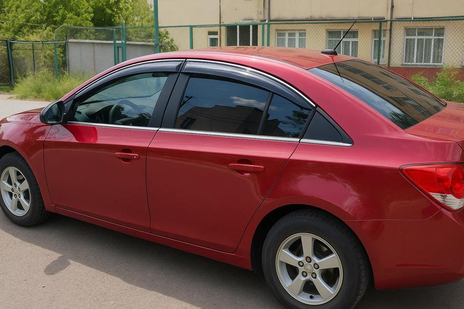 Chevrolet Cruze 2009–2015 гг. Ветровики с хромированным молдингом SD (4 шт, ABM) Image