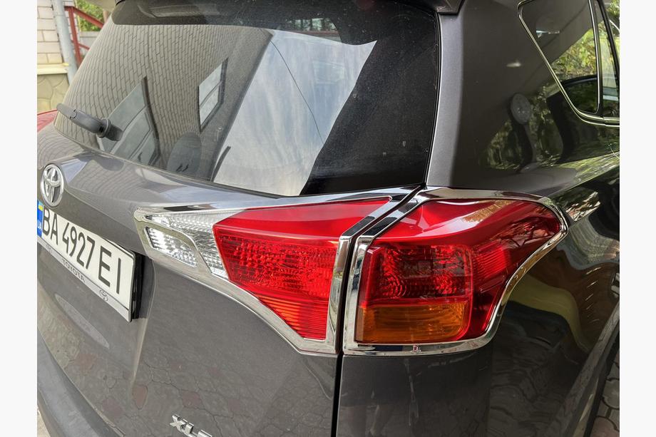 Toyota Rav 4 2013-2018 гг. Хром Накладки на Задние Фонари Libao V2 2013-2016 (2 шт, пластик) Image