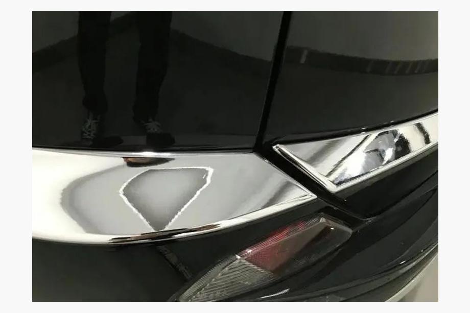Toyota Rav 4 2013-2018 гг. Хромированные накладки на задний бампер и крышку багажника Libao 2016-2018 (3 шт, нерж сталь) Фото 2