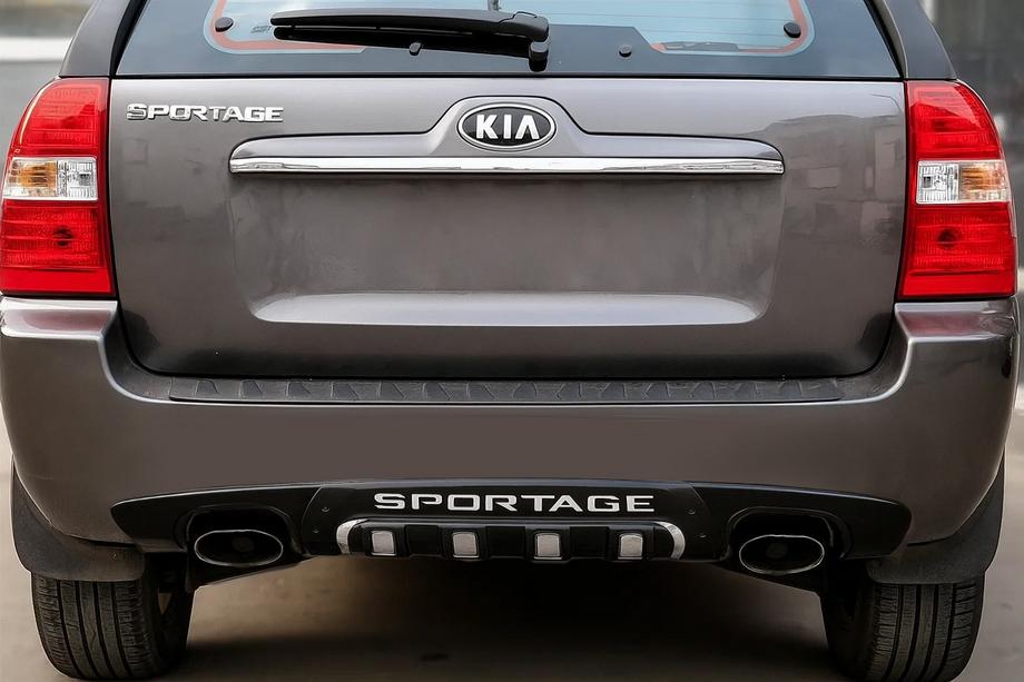 Kia Sportage 2004-2010 гг. Задняя накладка Libao (пластик) Фото 1