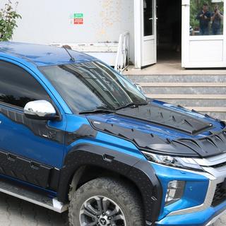 Накладка на капот (ABS) Mitsubishi L200 2015-2024 гг. фото 2