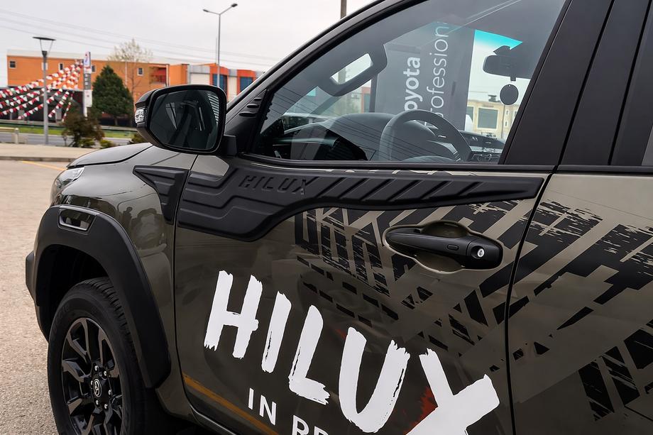 Toyota Hilux 2015- гг. Верхние молдинги на двери (4 шт, ABS) Image