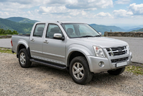 Isuzu D-Max 2002-2011 гг. Боковые Подножки Allmond Black (2007-2012, 2 шт., Алюминий) фото 1
