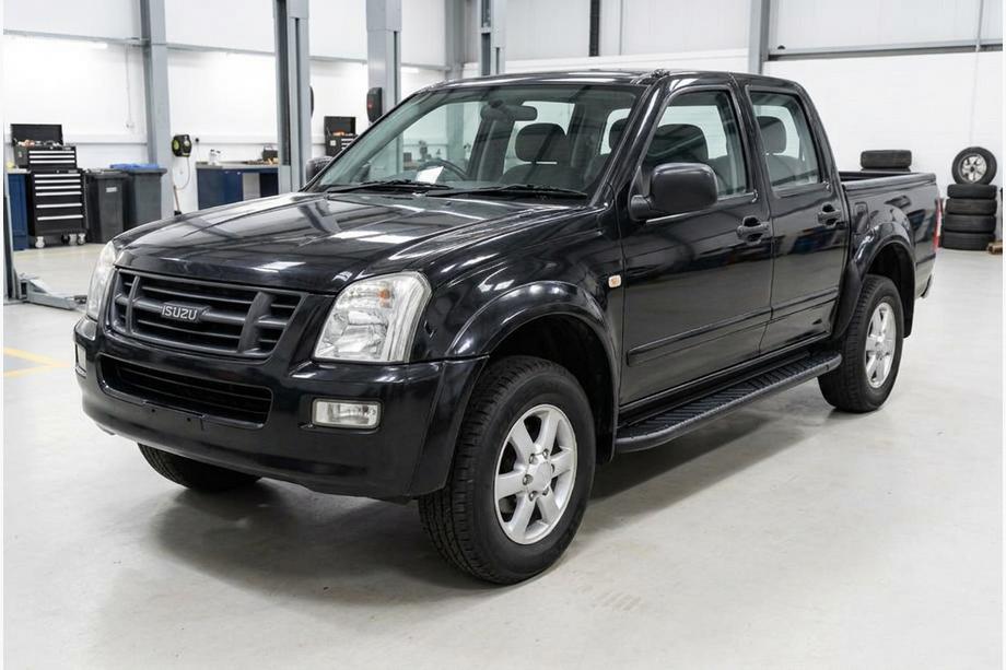 Isuzu D-Max 2002-2011 гг. Боковые Подножки Bosphore Black (2007-2012, 2 шт., Алюминий) Image