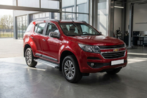 Chevrolet Trailblazer 2012-2019 гг. Боковые Подножки Maya V2 (2 шт., Алюминий) фото 1