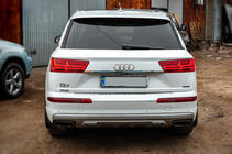 Audi Q7 2015–2026 гг. Хромированная накладка над номером (нержавейка) фото 4
