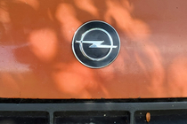 Opel Omega B 1994-2003 гг. Эмблема, Турция Передний со срезом (75мм) фото 1